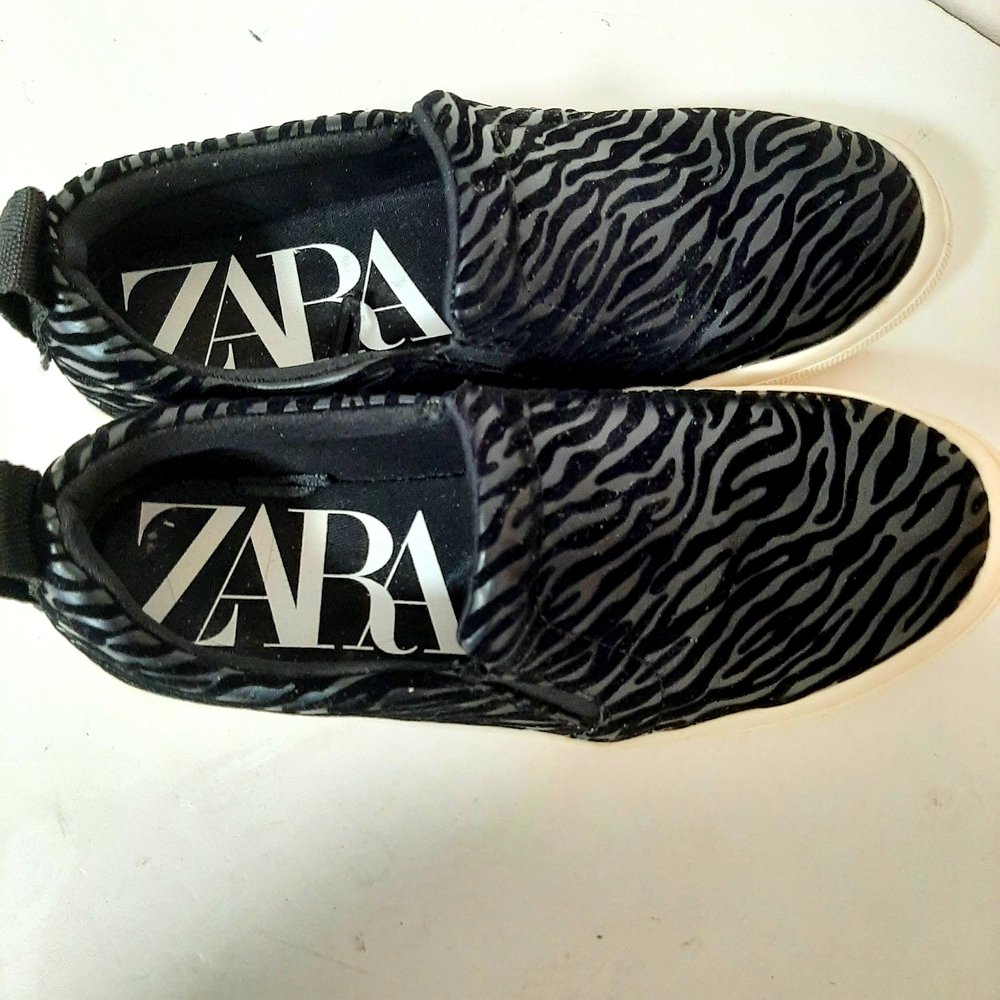 Zara Black Sneakers Slip-On Fashionable Comfort